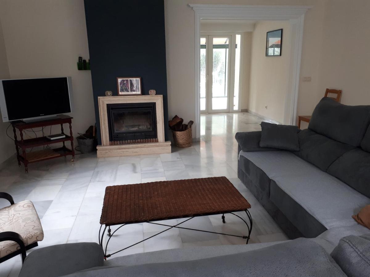Casa Villa Ladi Umbrete Kültér fotó